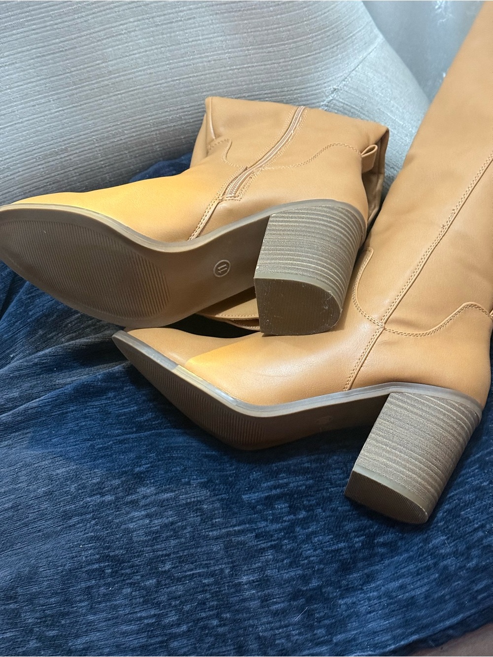 Classic Camel/Tan Knee-High Women's Boots - Picture 4 of 5